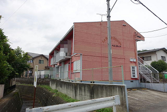 伊豆の国市田京にあるアパート2DKの建物外観