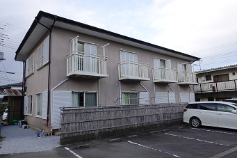 伊豆の国市田京にあるアパート3Kの建物外観