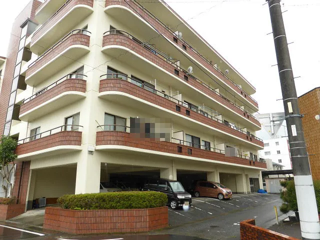 伊豆市柏久保にある中古物件の外観写真