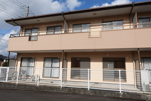 伊豆の国市田京にあるアパート2DKの建物外観写真
